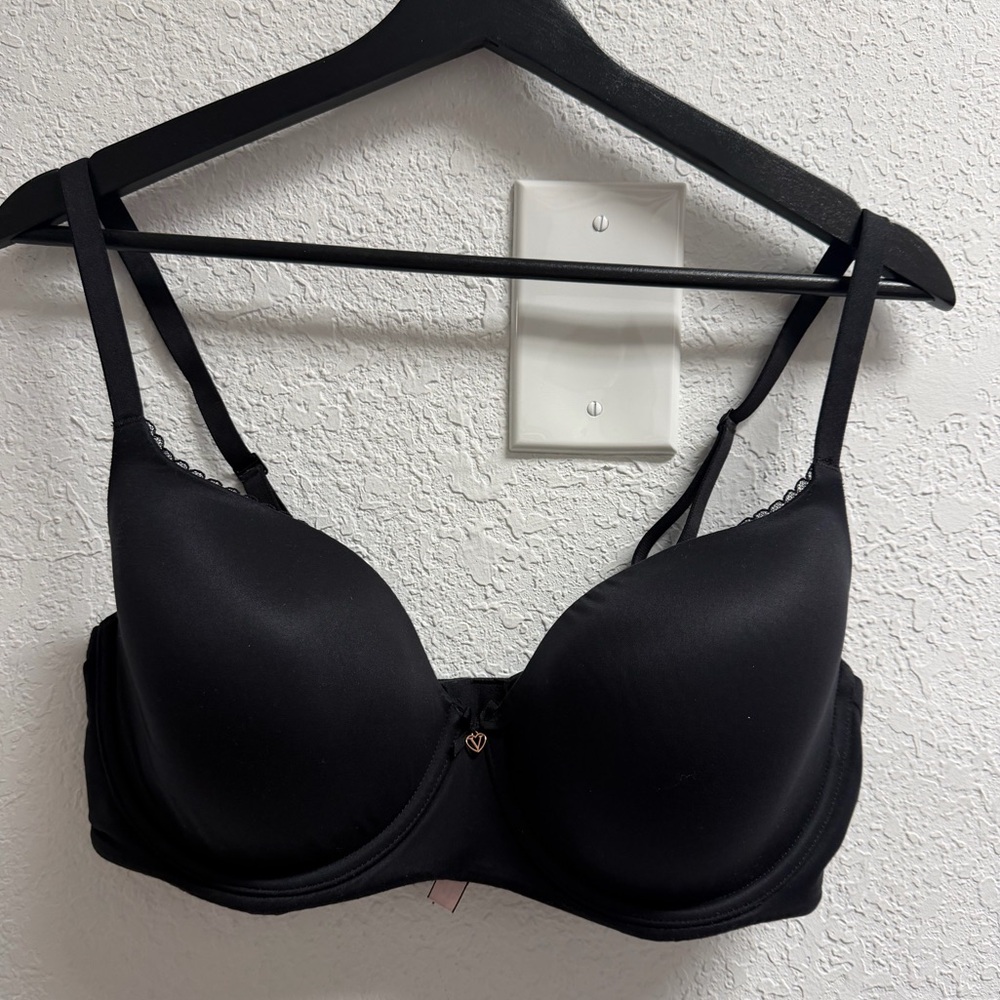 Victoria's Secret Body by Victoria PushUp Racer + traditional Black Bra 36 DD E